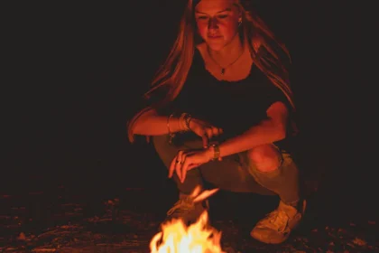 From Campfire Legends to Viral Nightmares: The Evolution of Traditional Ghost Stories into Digital Creepypastas